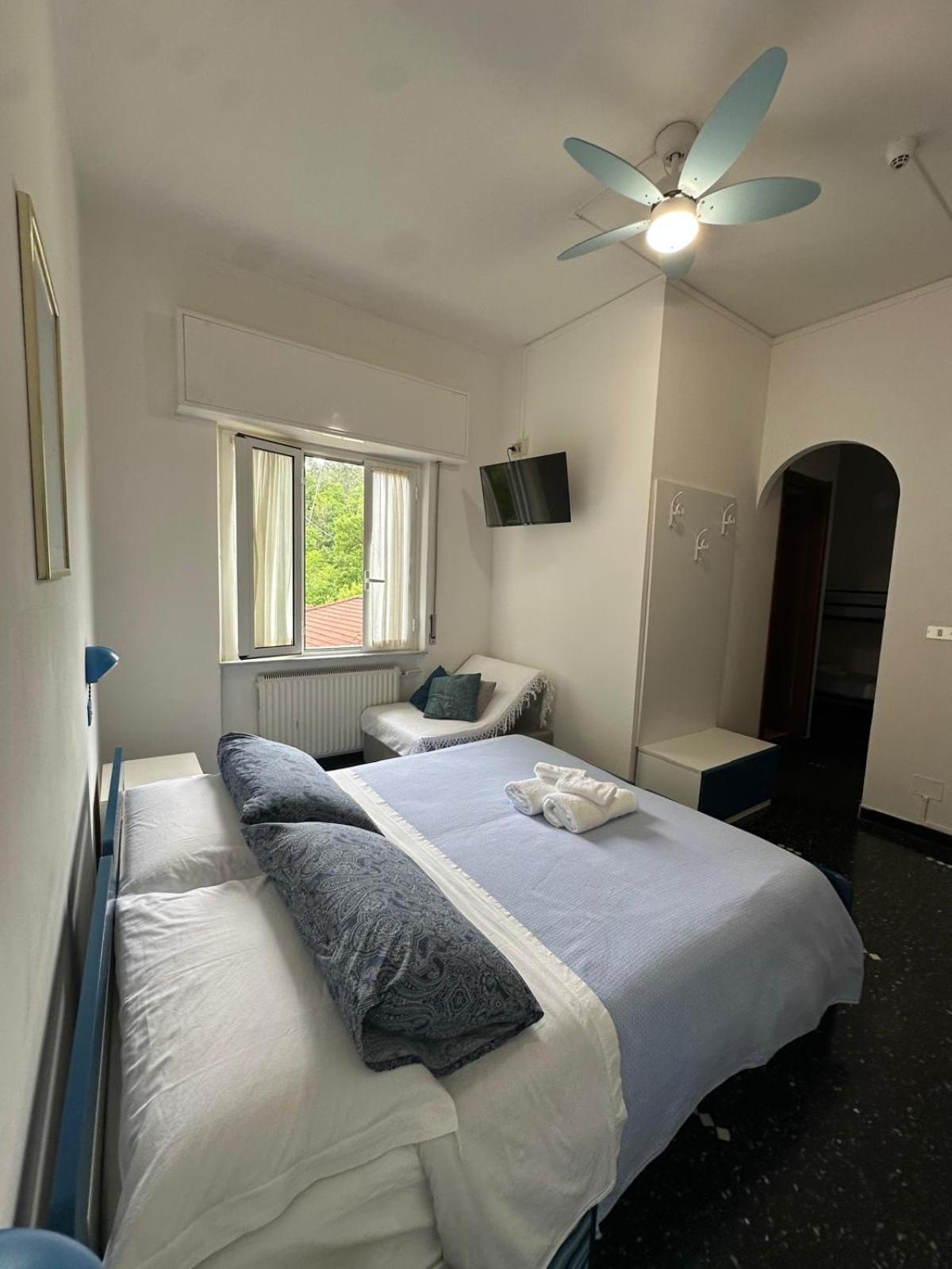 Hotel La Pineta Cogoleto Luaran gambar